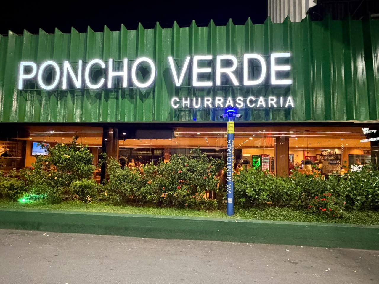 Torre de vigilância SAIDSOM instalada na Churrascaria Poncho Verde com aviso à polícia e integração SmartSampa