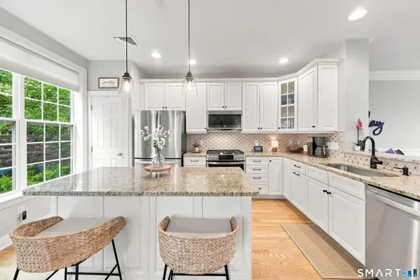 44 Warrington Round, Danbury, CT 06810