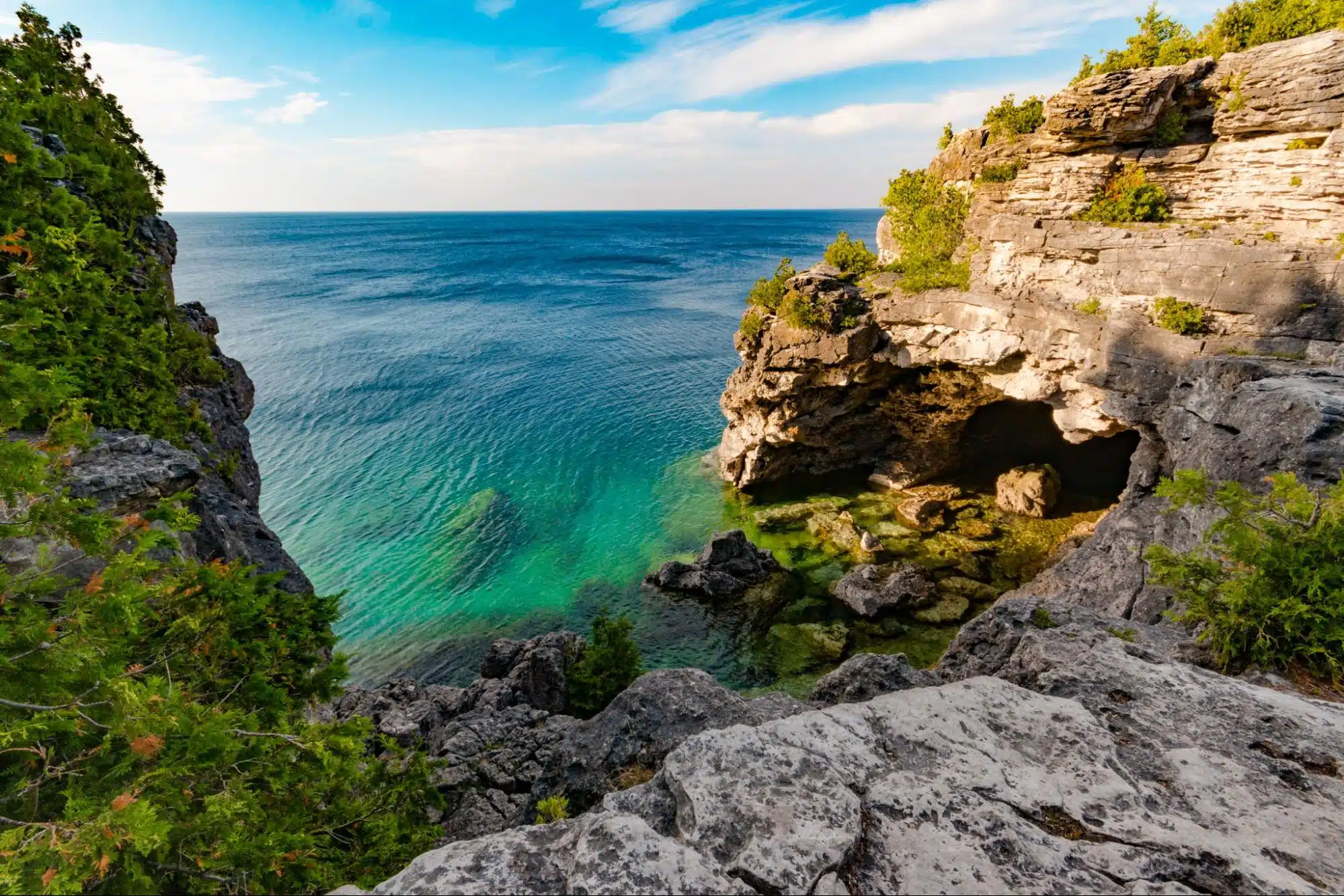 The Grotto turquoise limestone cave at Bruce Peninsula National Park