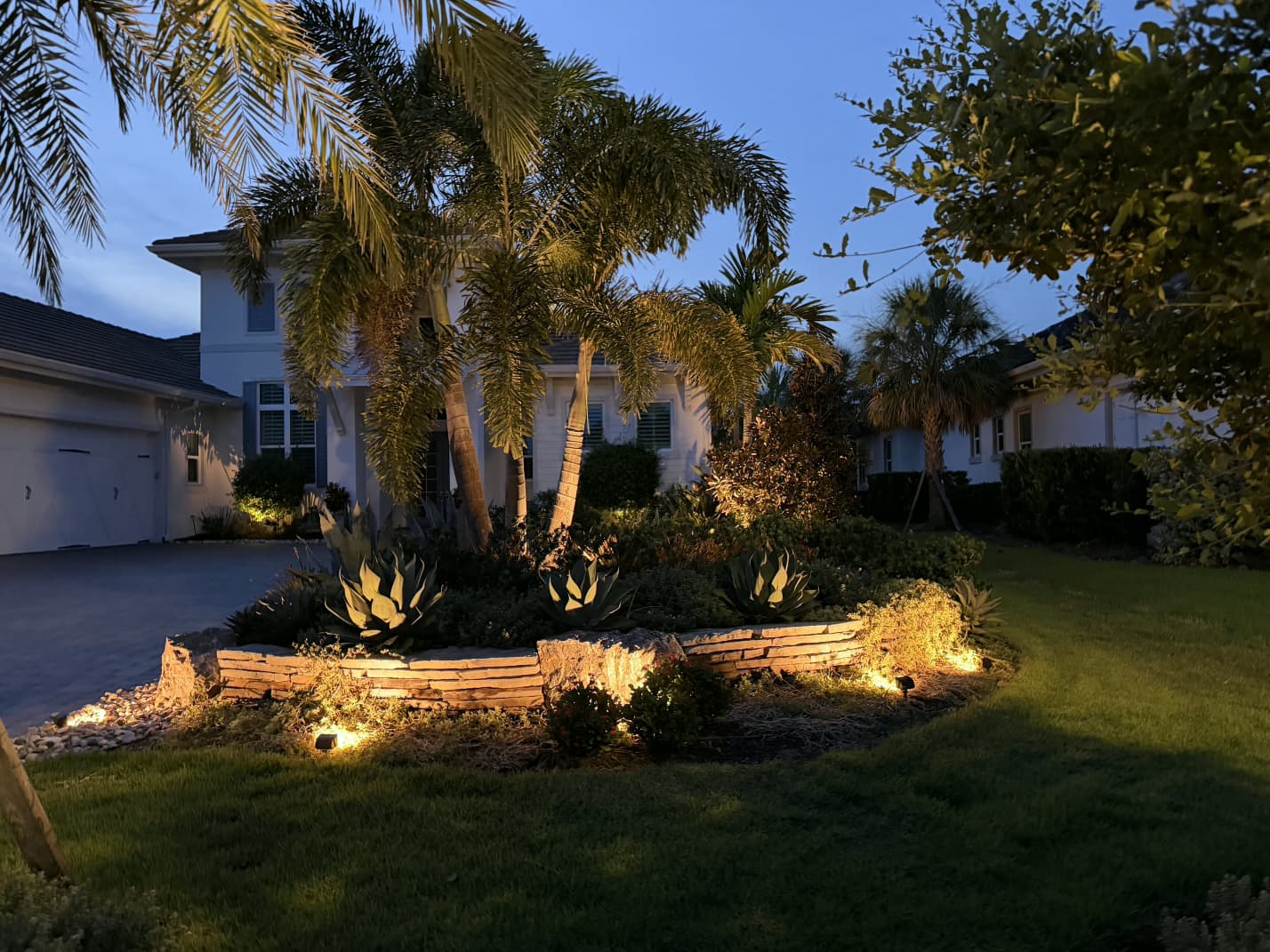 Outdoor Lighting project in Orlando Florida by Aenlle Home Service LLC