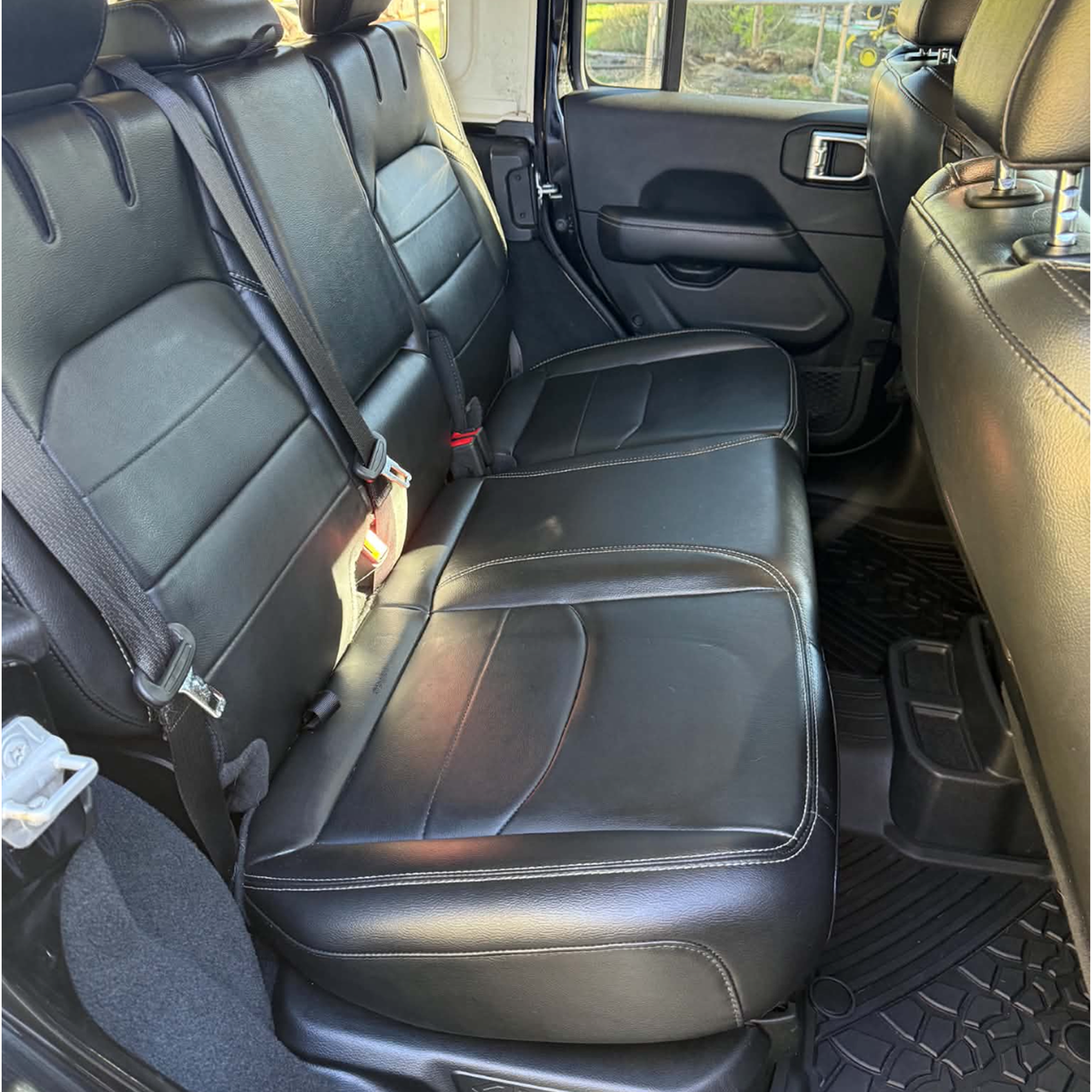 Jeep Leather Treatment & Floor Lining Detail