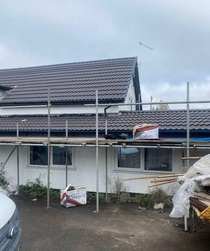Finished Interlocking Tiles with Verge U System