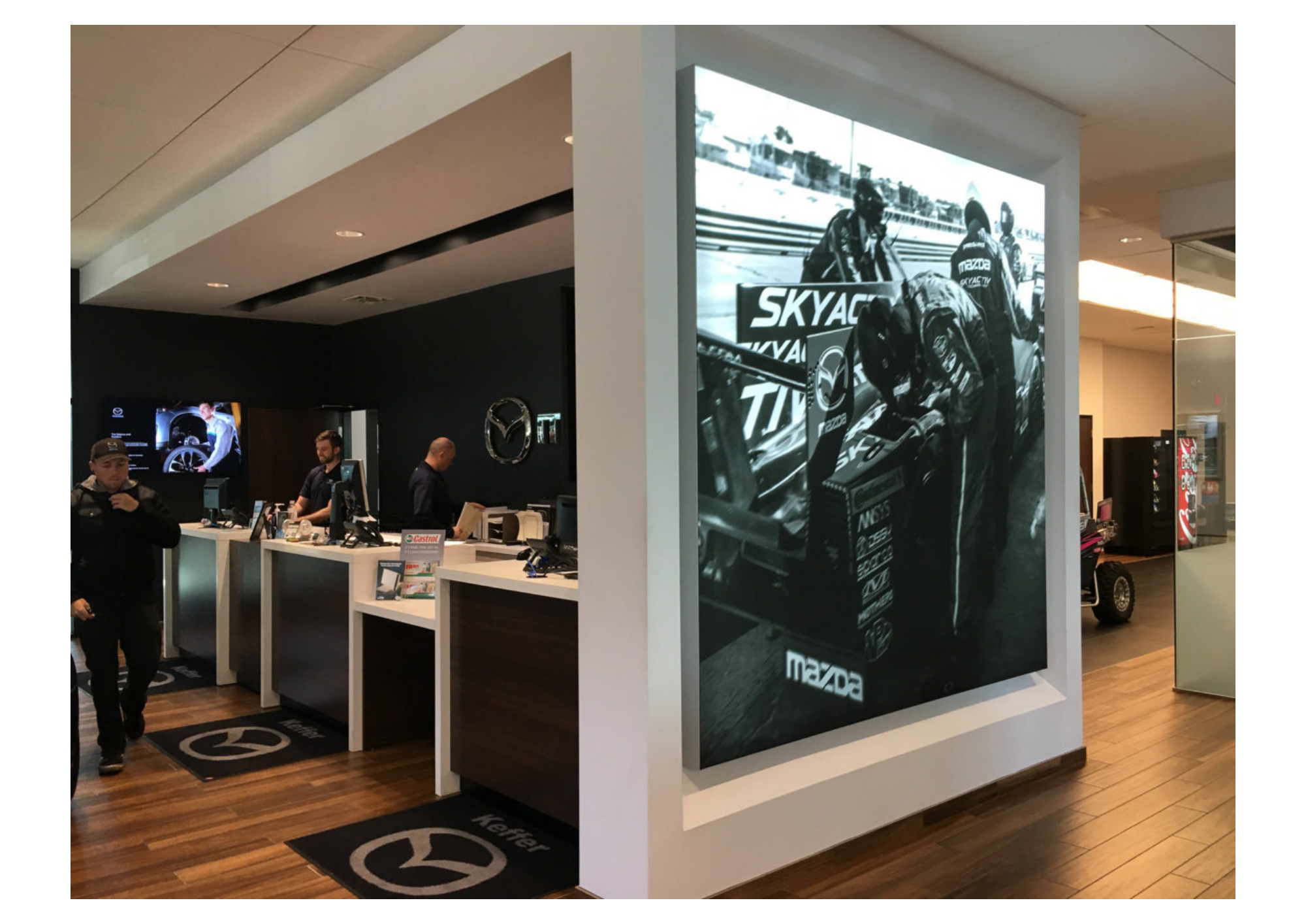 Verlicht LED-textielframe Mazda balie & eventruimte
