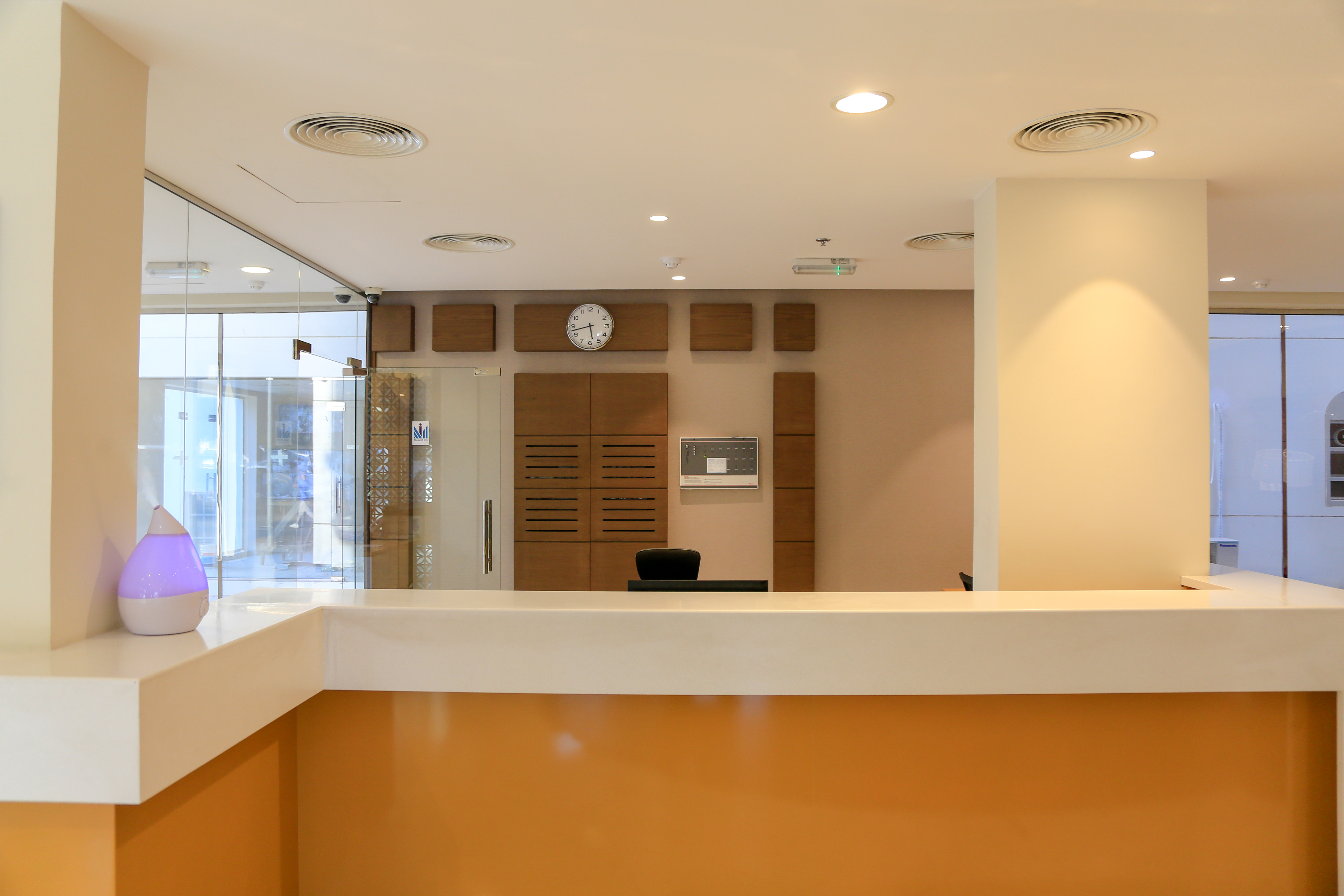 Dining area — view 2