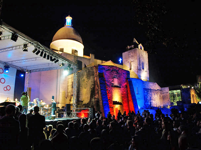 Palco concerti e cupola illuminata delle Basiliche Paleocristiane