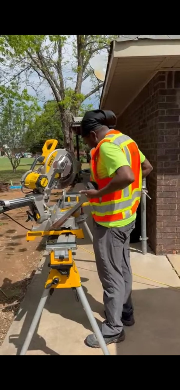 Precision Wood Miter Cuts for Exterior Trim & Siding