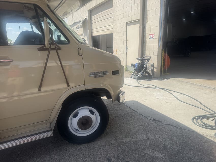Truck and SUV liftgate body repair and alignment