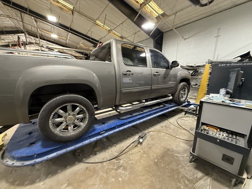 Tri-coat pearl automotive finish formulation and blend