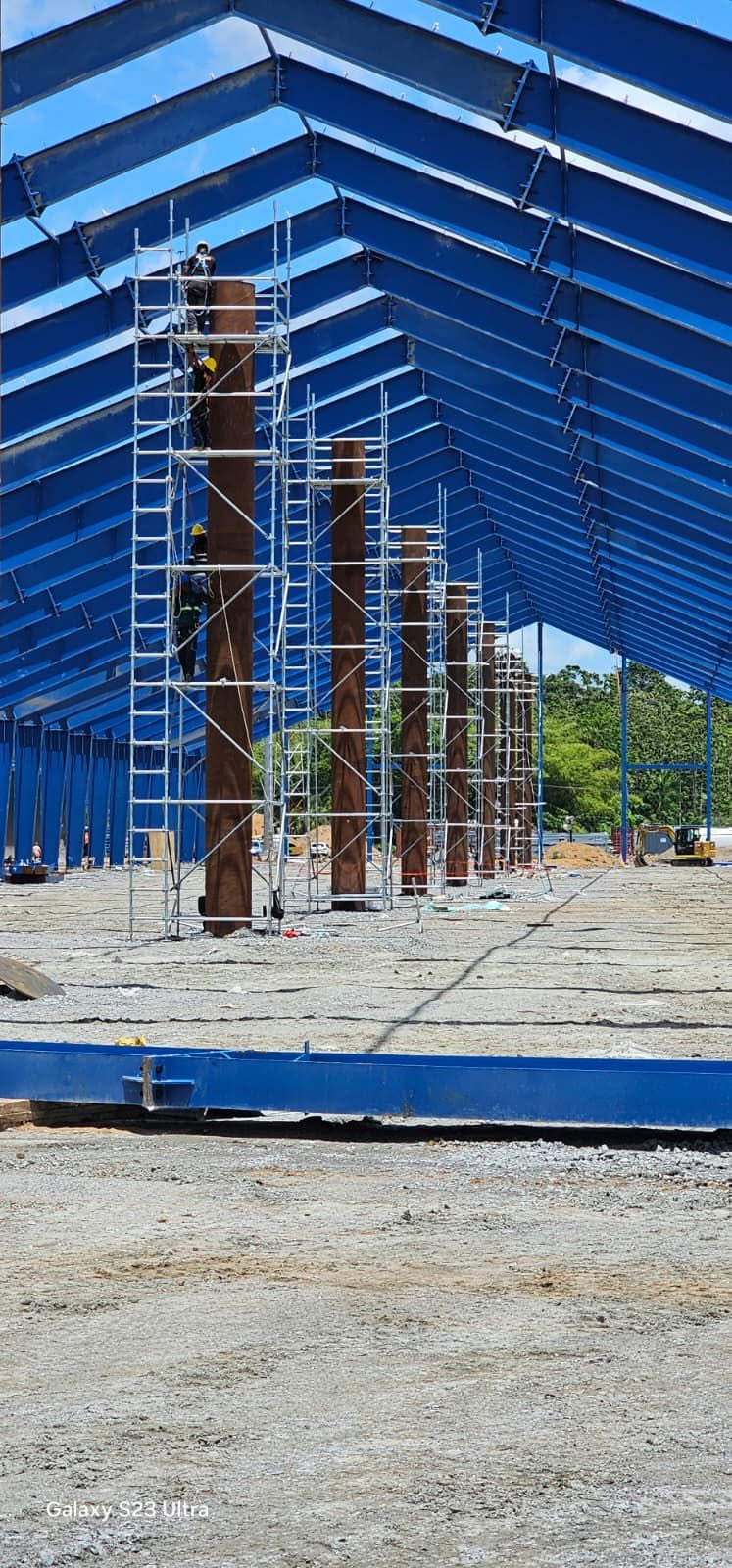 Large-Scale Steel Warehouse & Portal Frame Erection