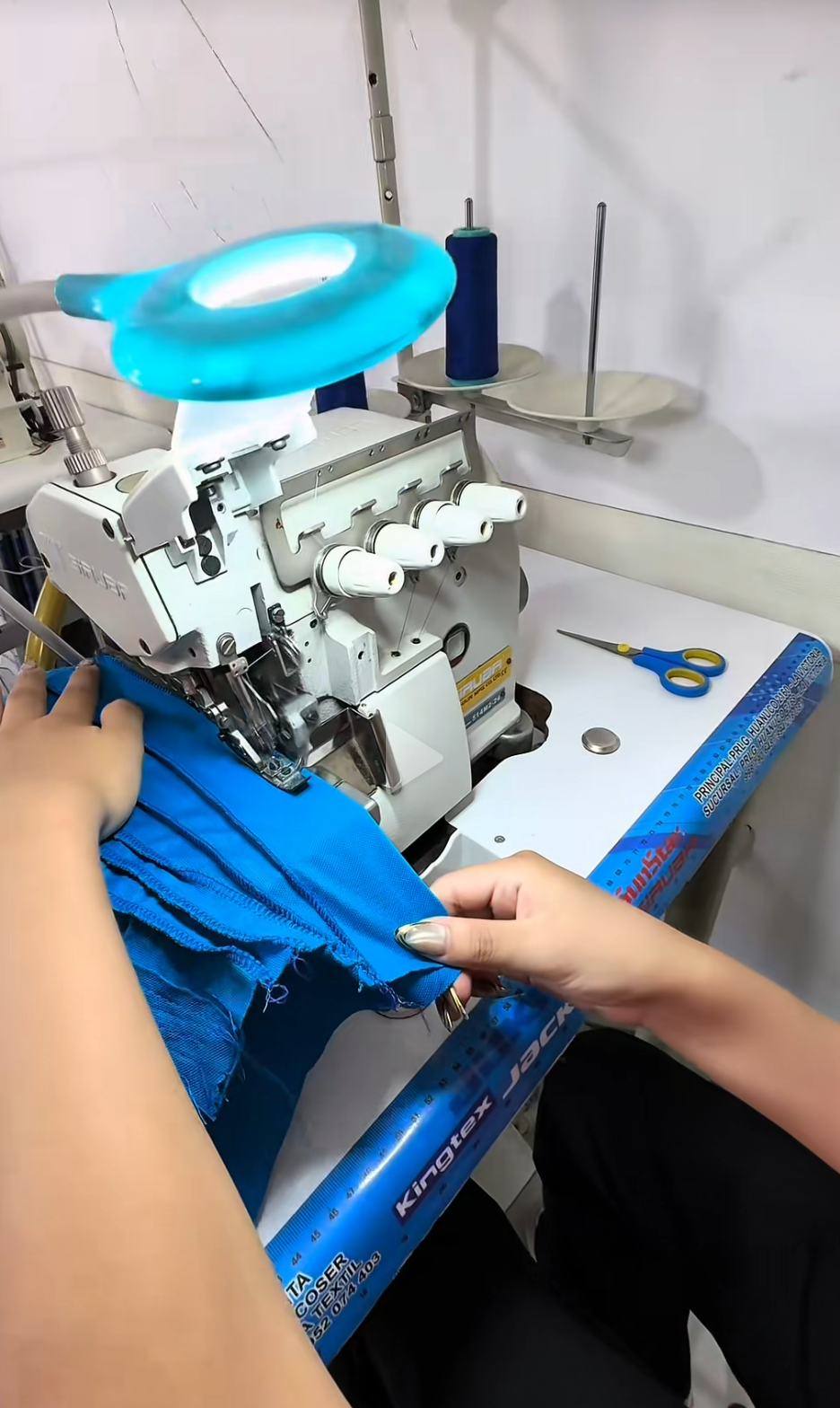 Manejo de remalladora industrial Siruba en Apega Milenium