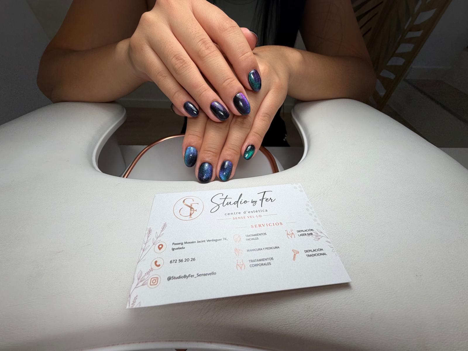 Manicura de Diseño y Color en Studio By Fer