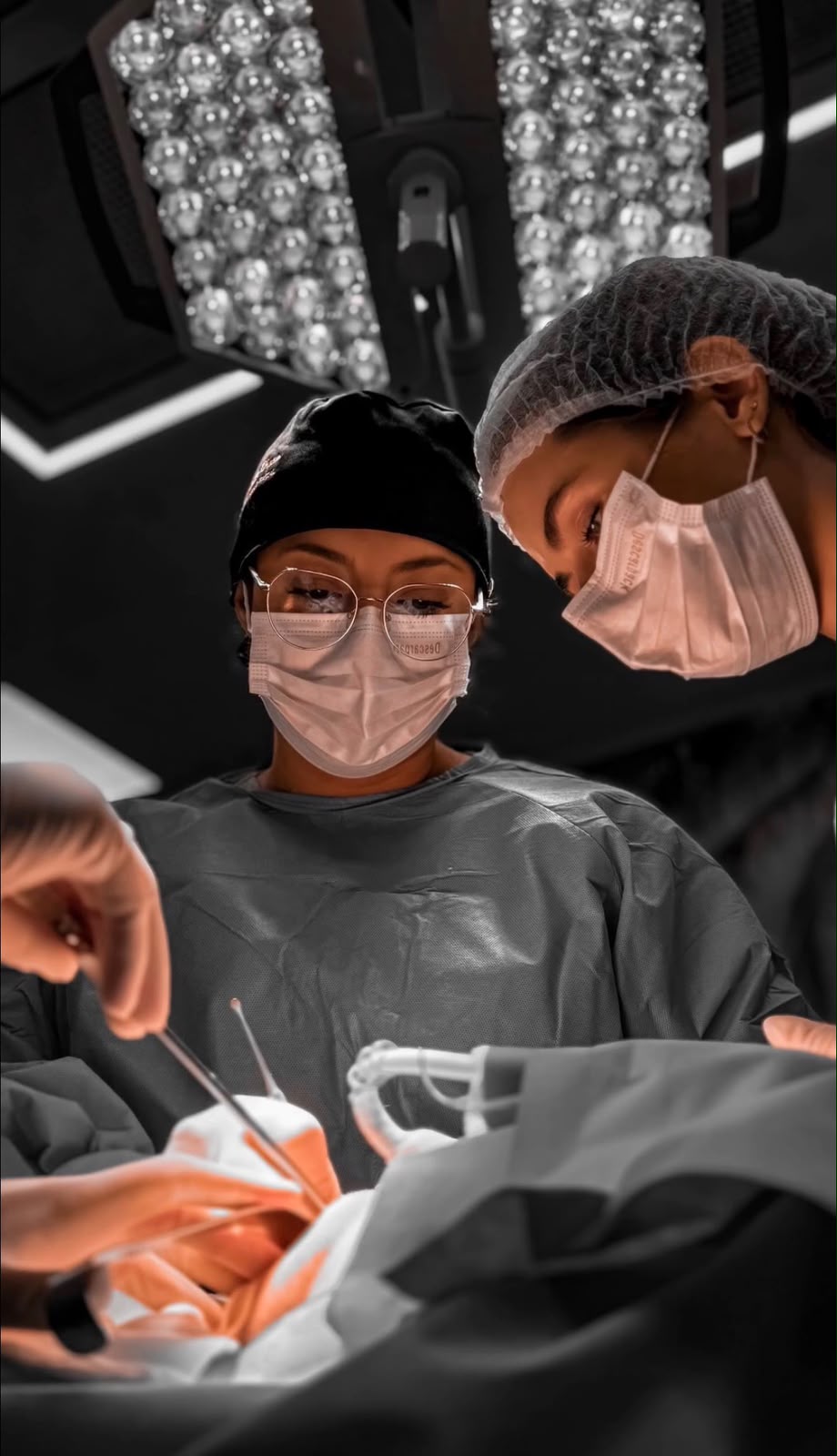 Cirurgia Bucomaxilofacial de alta precisão em centro cirúrgico com a Dra. Michelle Borges