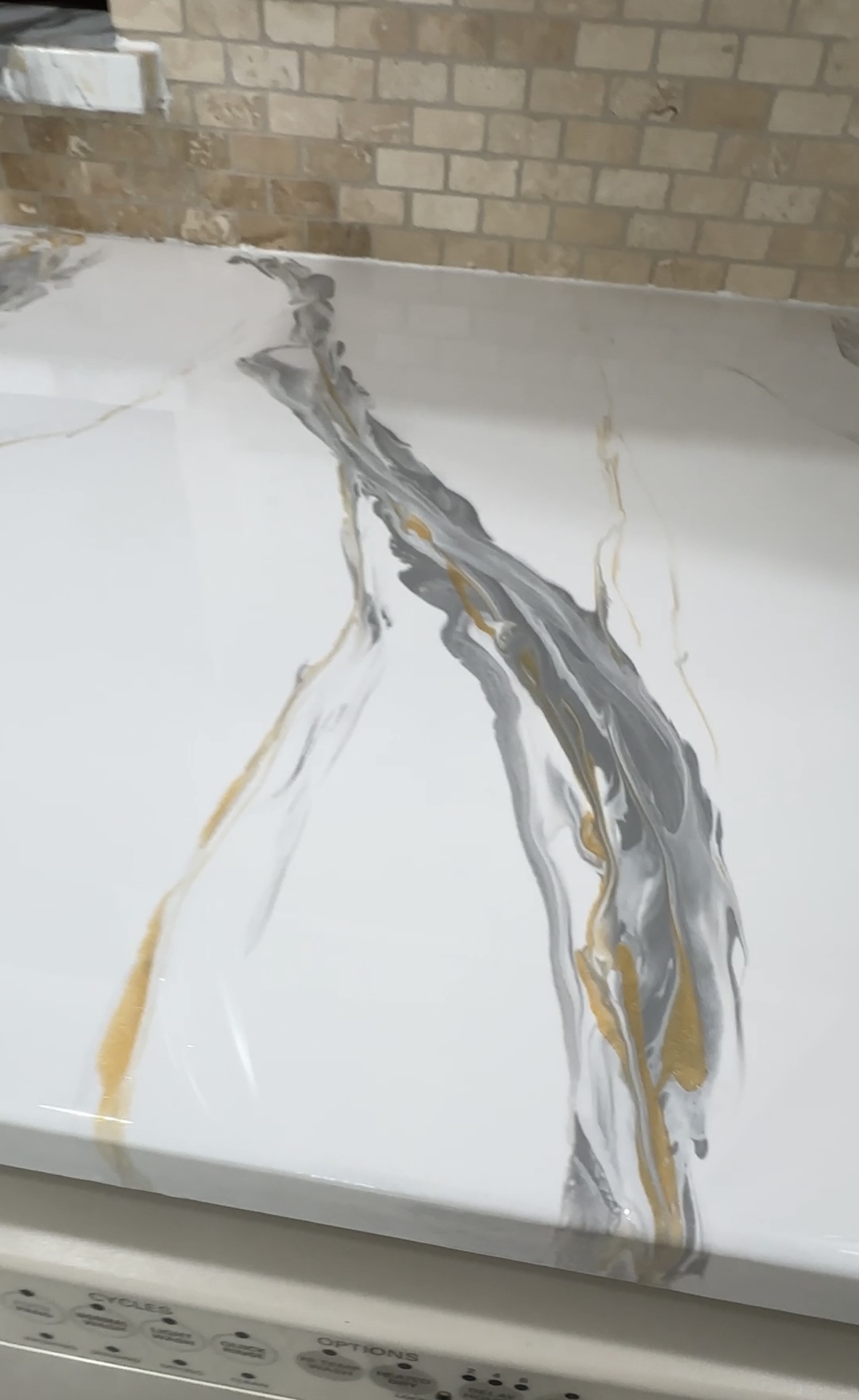 Gold & Charcoal Vein