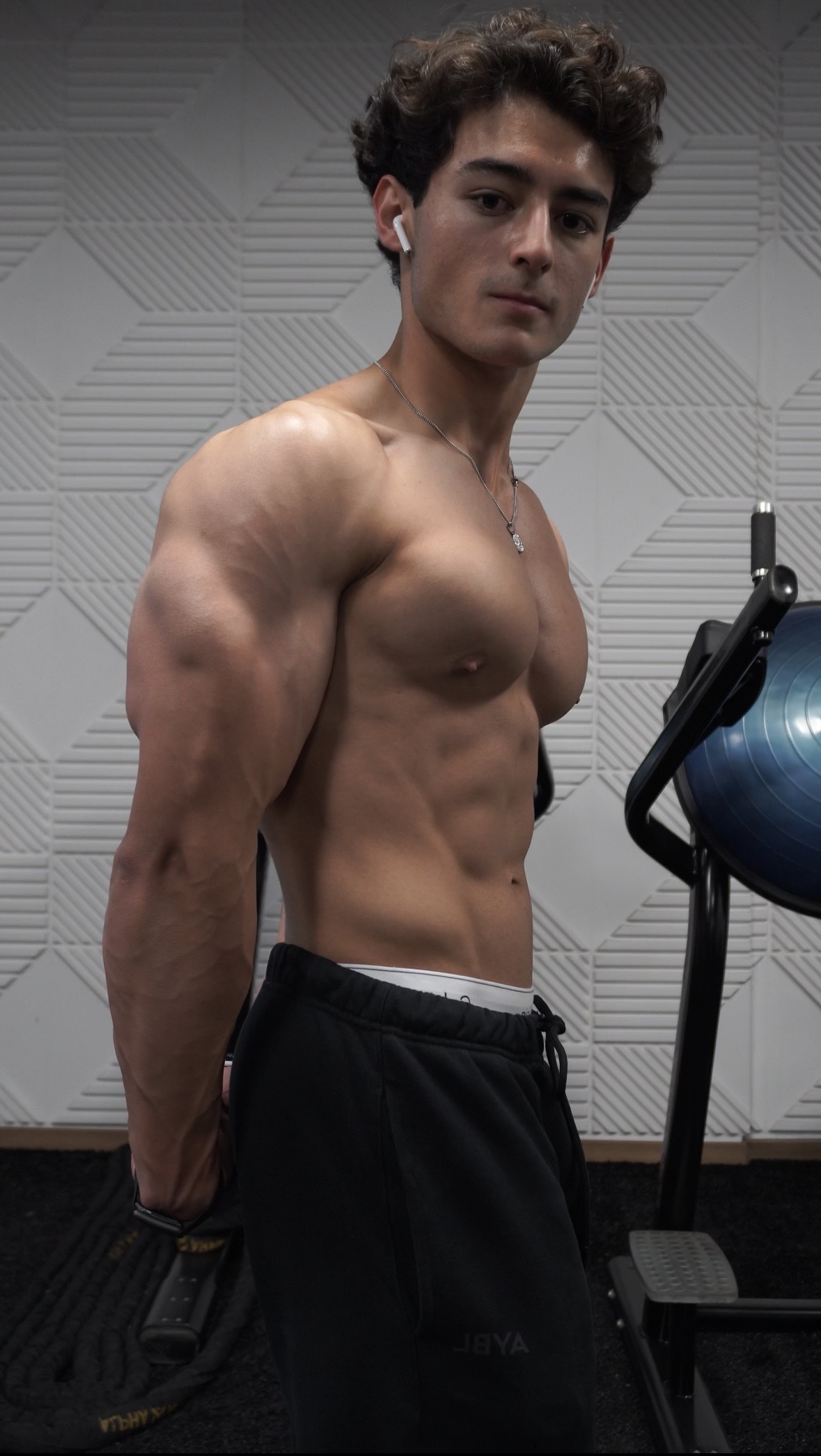 Beto Moscoso - Side Triceps