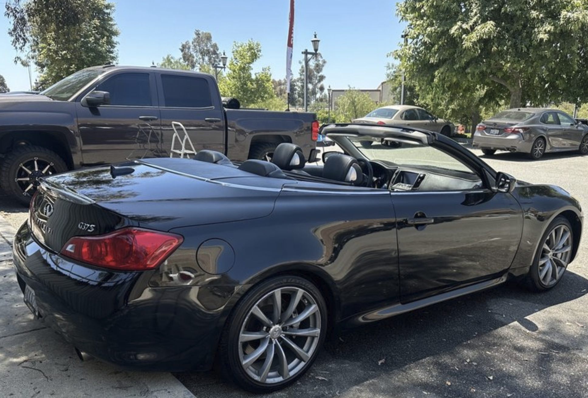 Black Infiniti G37S convertible detailed to a mirror gloss finish by RYNO Classics