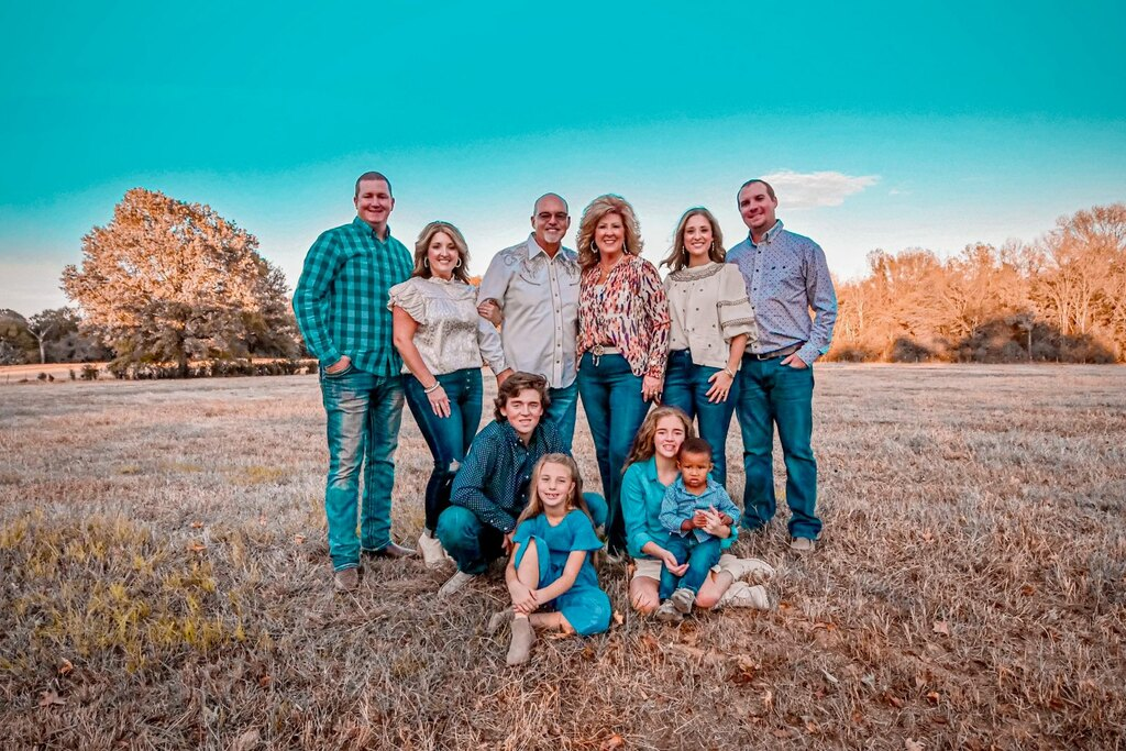 Gus & Judy Biggers Family in the field together