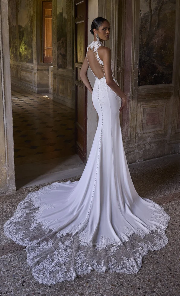 Veni Infantino - Illusion Keyhole Back & Scalloped Cathedral Train