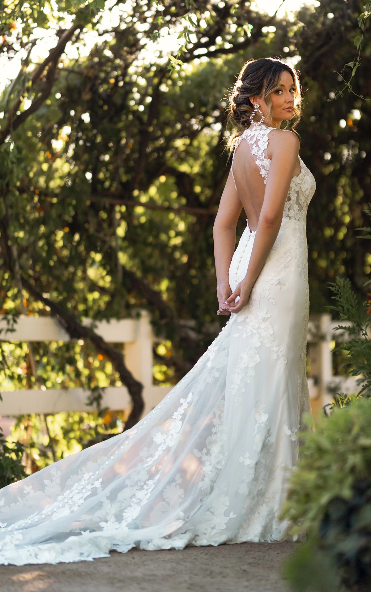 Essense of Australia - Illusion Keyhole Lace Back with Trailing Pearl Buttons