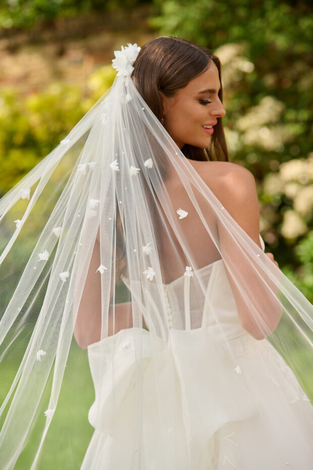 Embroidered Floral & Pearl Veil