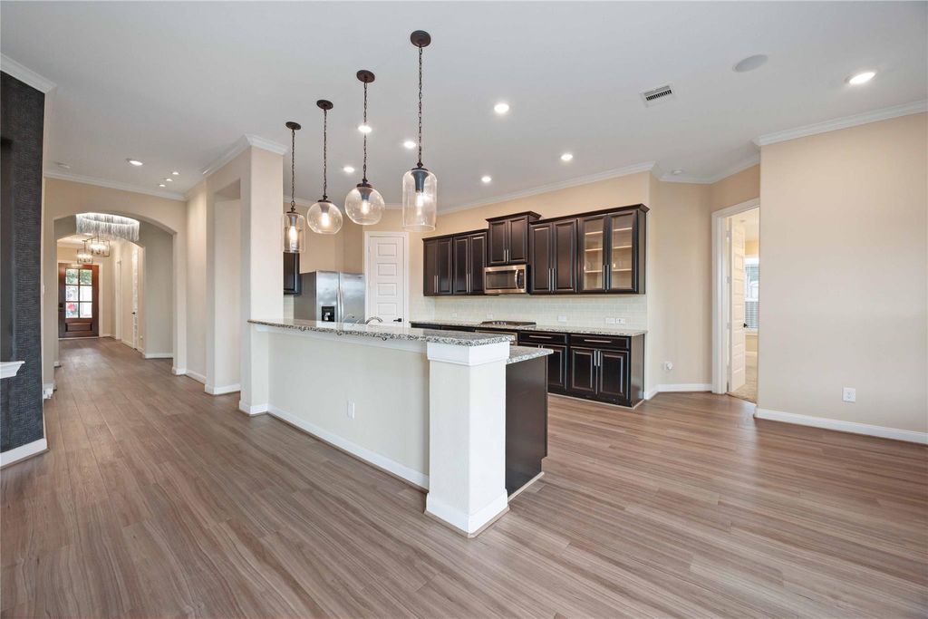 13721 Northline Lake Dr, Houston, TX 77044
