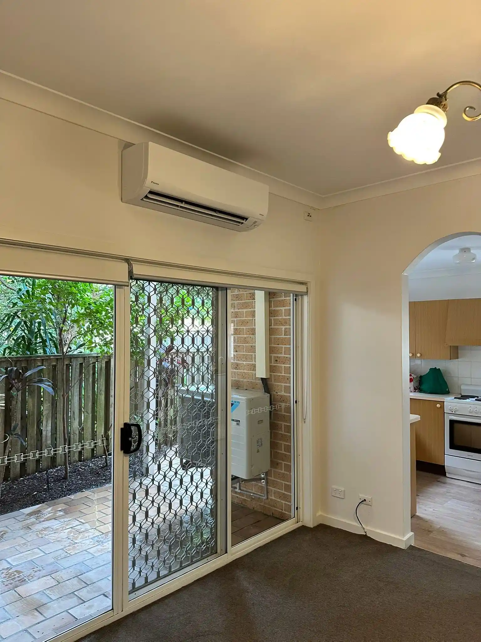 Split system air conditioning