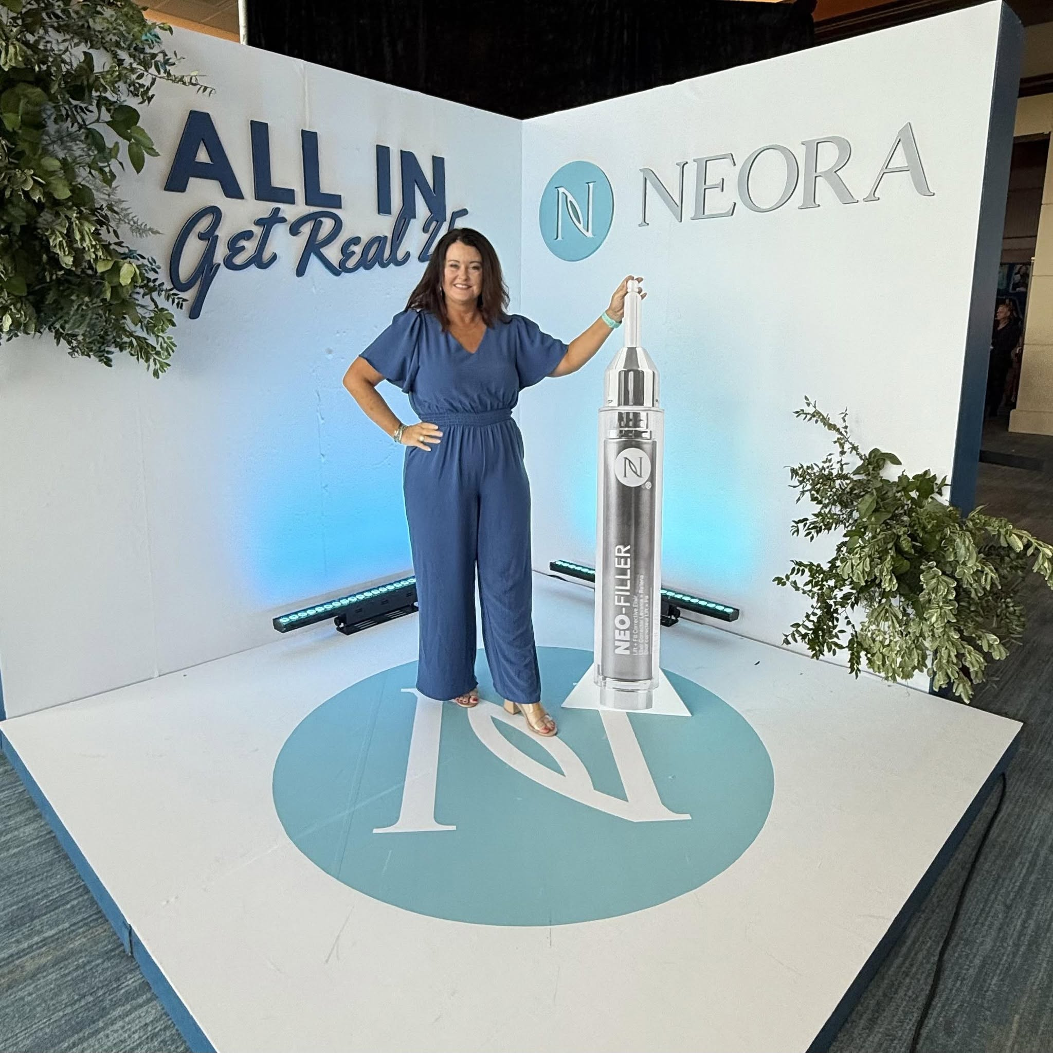 Sarah Adkins, Neora