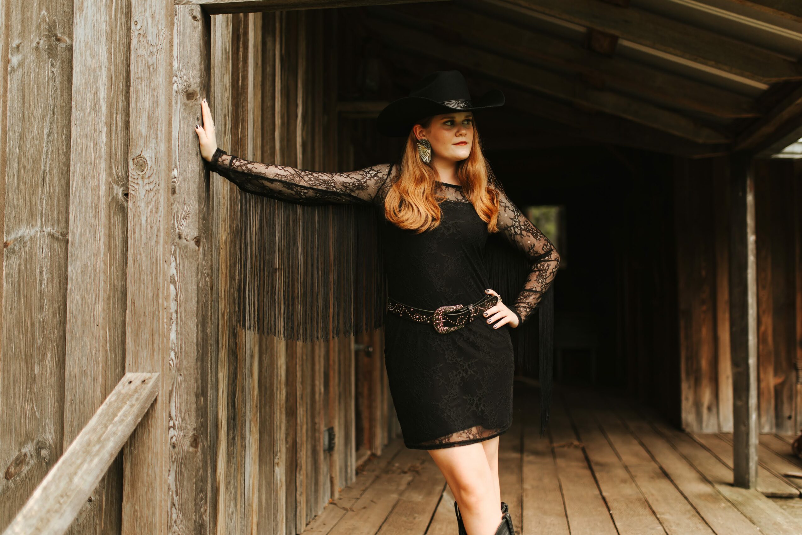 Elle Townley featured in Voyage Houston Magazine as Rising Star of Georgetown in country music hat