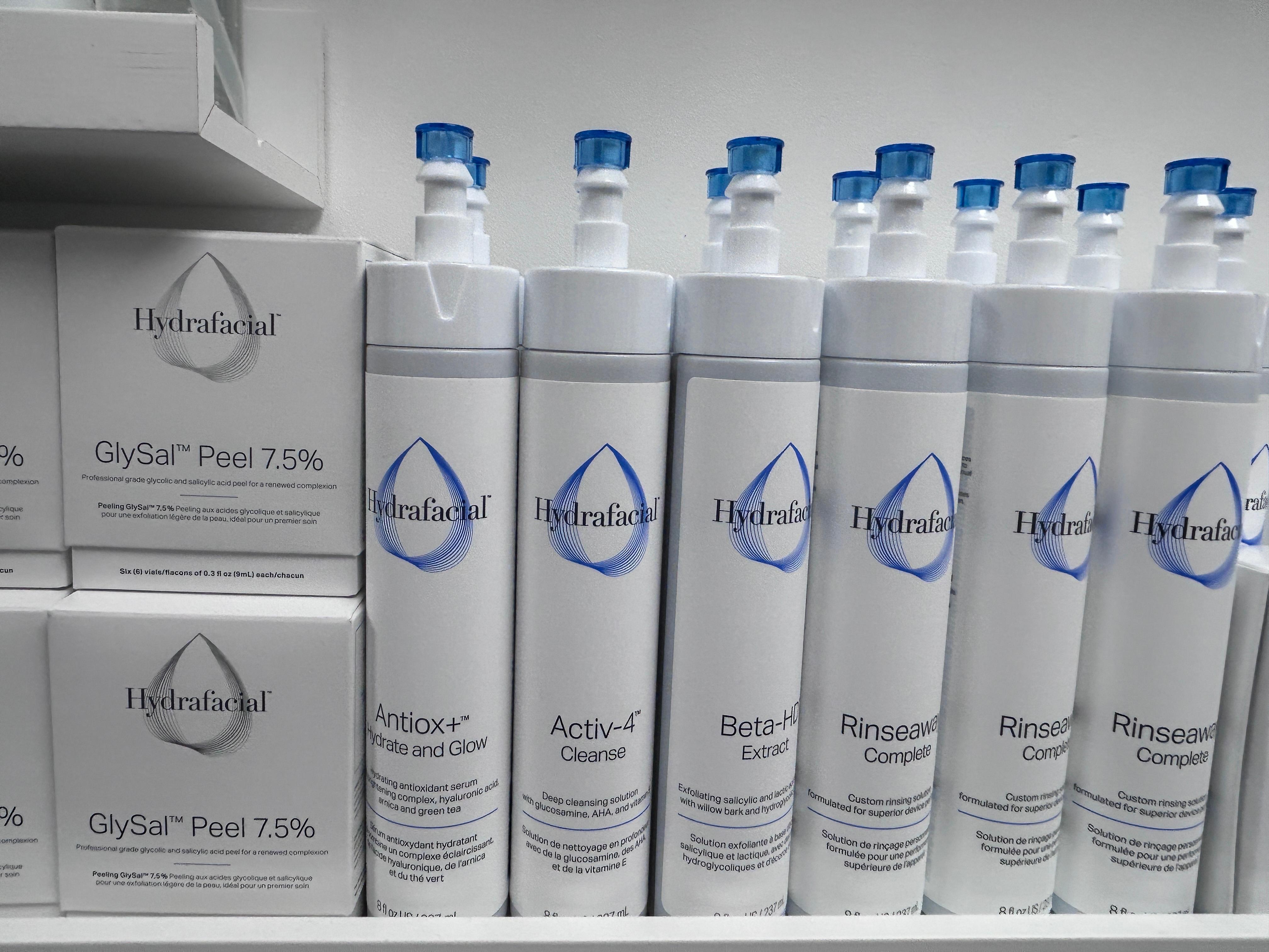 Deluxe HydraFacial at ILLAF Beauty Bar