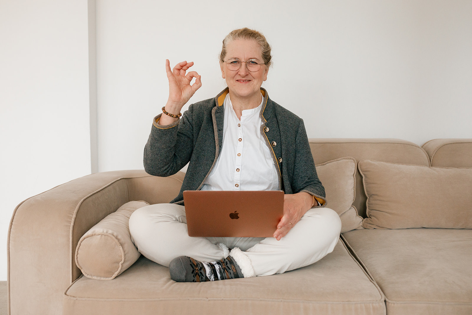 Dr. Viviane Theby, Tierärztin und Gründerin der Tierakademie Scheuerhof