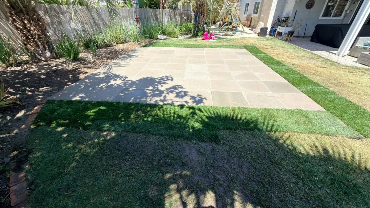 Interlocking Paver Patio Platform & Lawn Edging