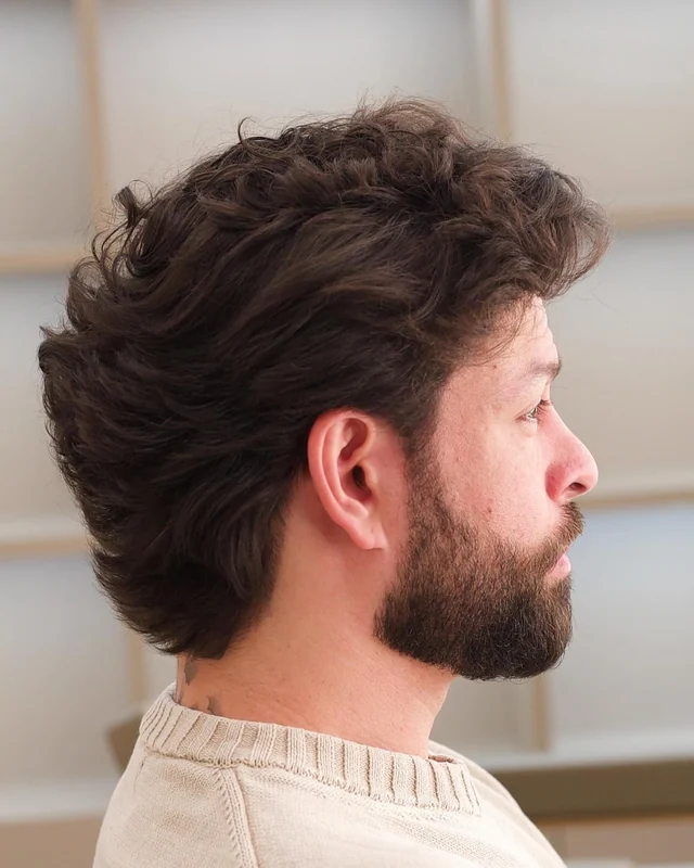 Antes e depois de projeto de visagismo masculino realizado por Victor Marins — Volume, Topo & Transição, depois