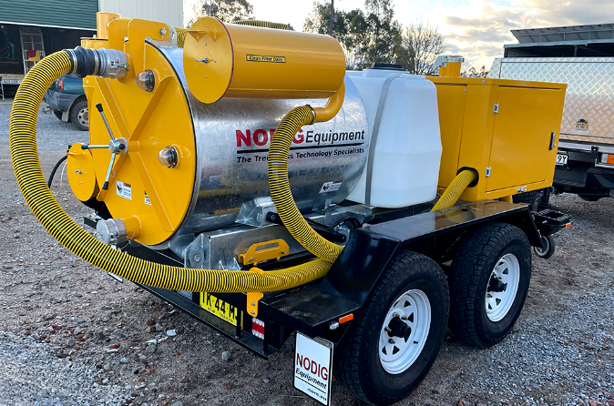 2022 No Dig VM850 rear and side profile showing full-opening spoil tank door, 3-inch suction hose and galvanised hydraulic tank
