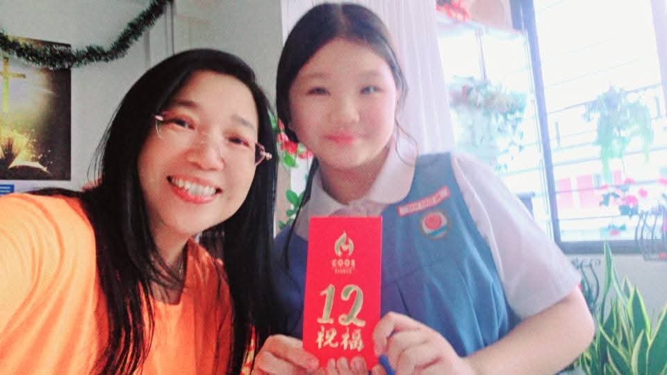 节日祝福与温暖关怀 · 亦师亦友的教学陪伴