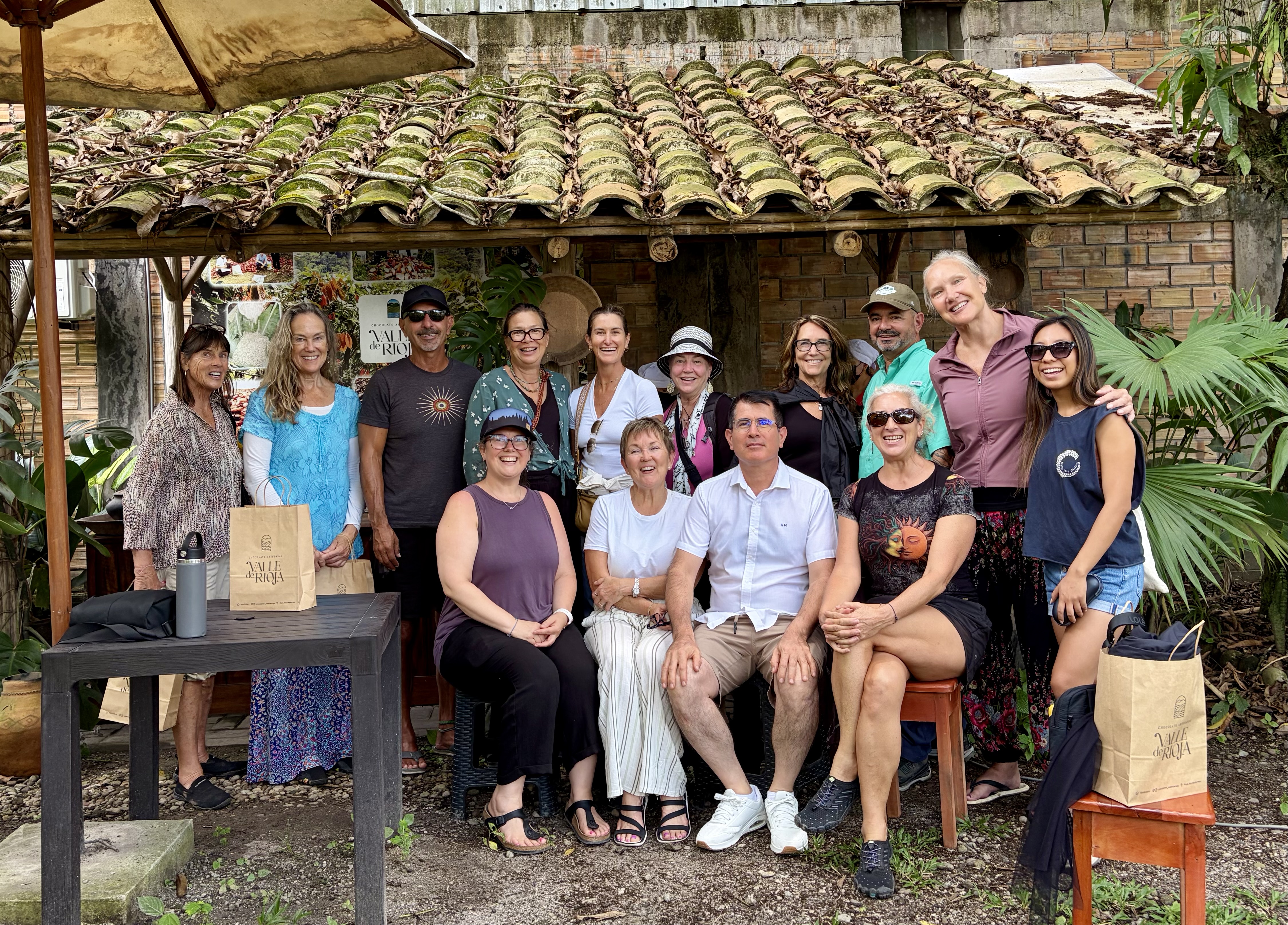 Visitantes y tour de catas en la chocolatería Valle de Rioja