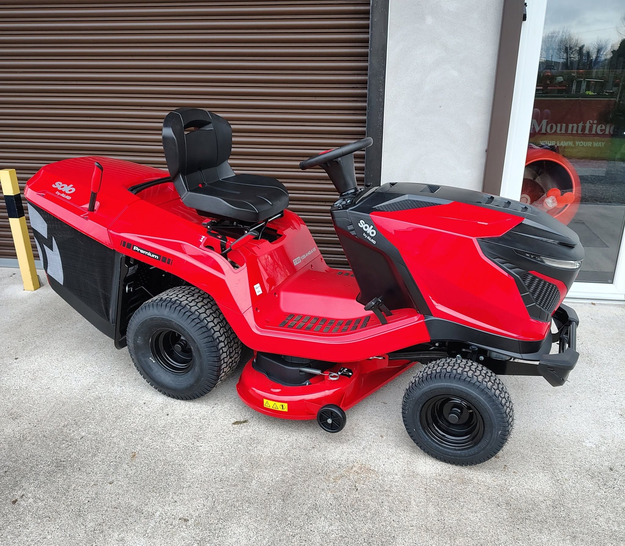 Solo by Alko Premium T22 lawn tractor side profile outside RM Lawnmowers showroom