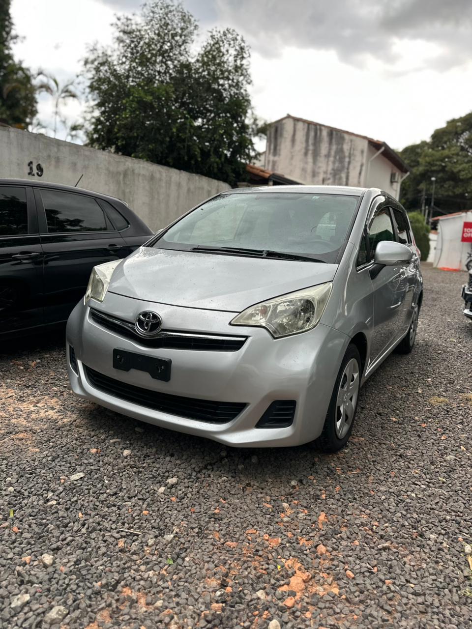 Toyota Ractis 2012
