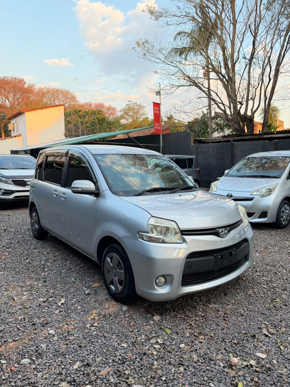 Toyota Sienta 2015