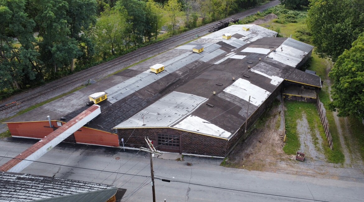 132,000 SF industrial and warehouse property in Phelps