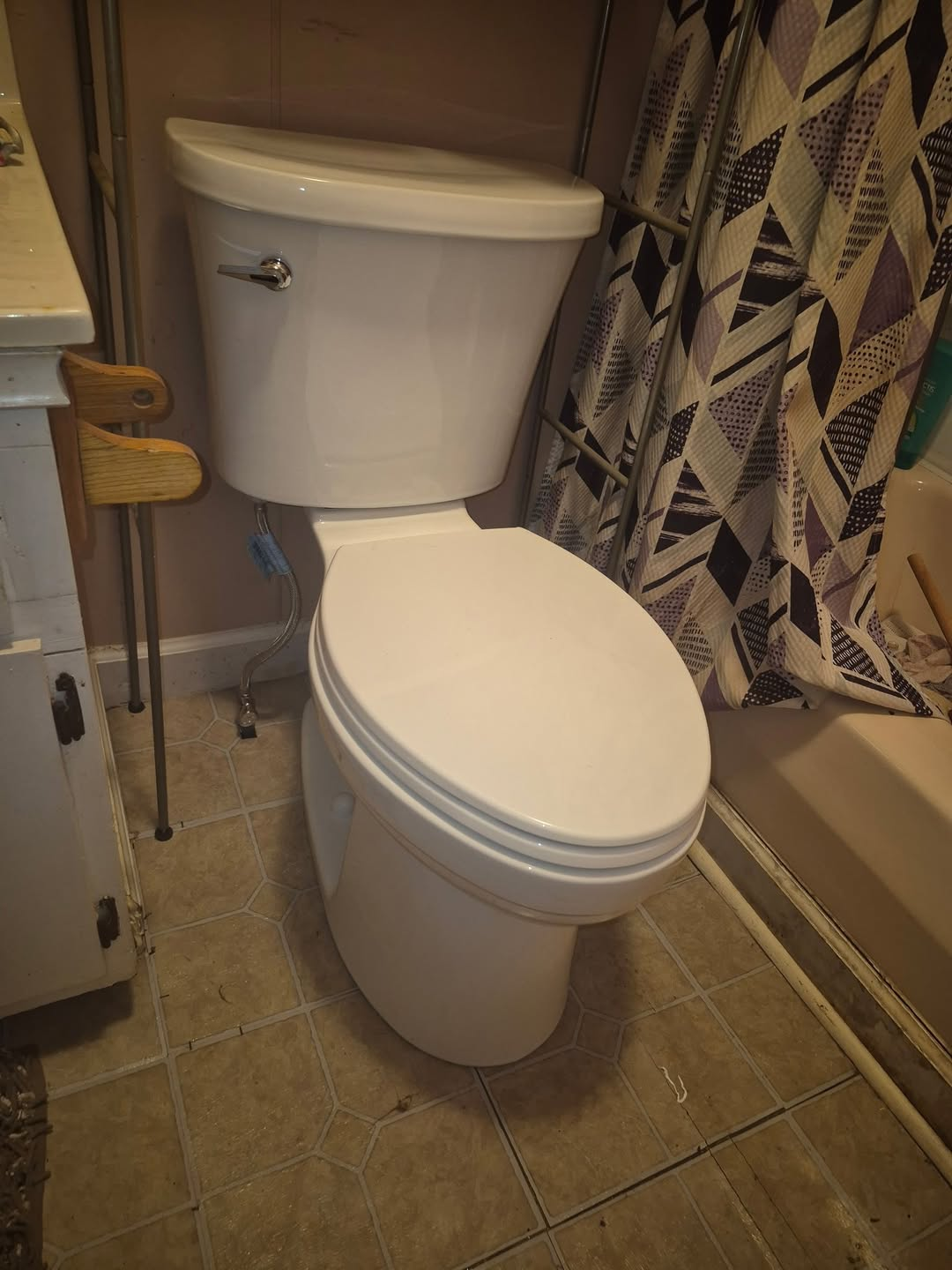 New toilet installation in a Kingsport, TN bathroom by Frazier Plumbing