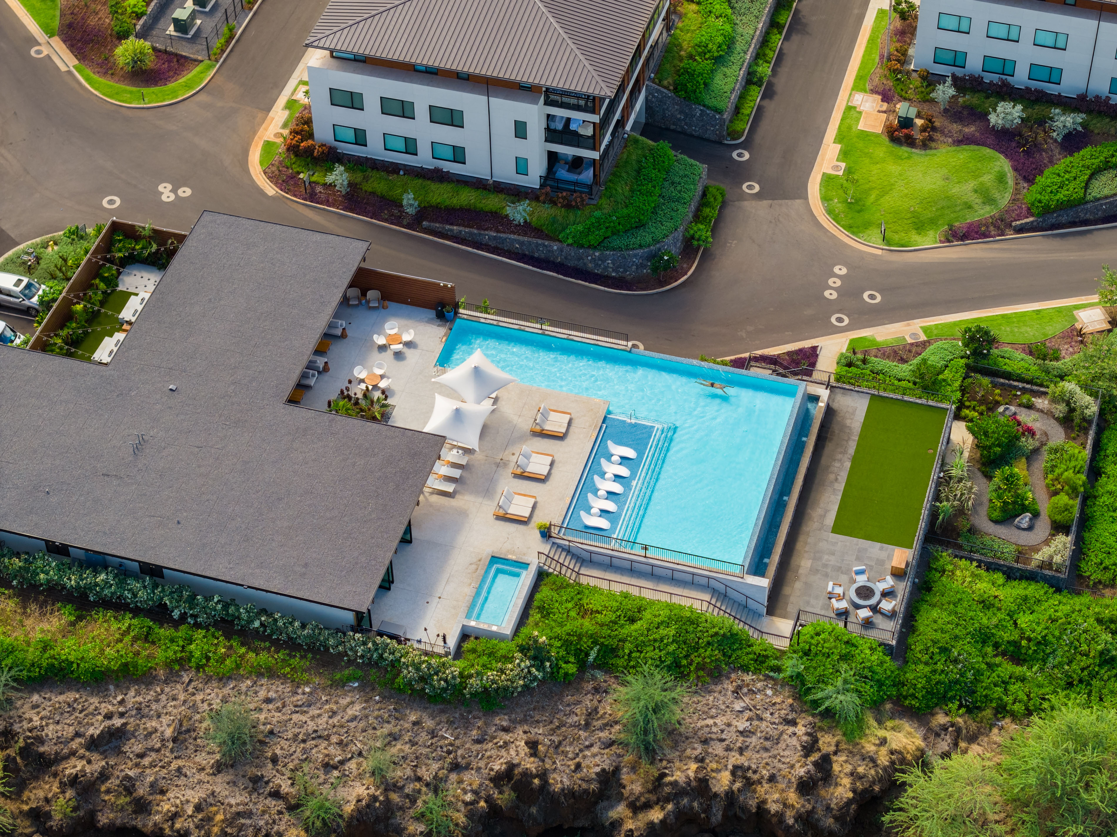 75-Ft Ocean-Facing Infinity Pool