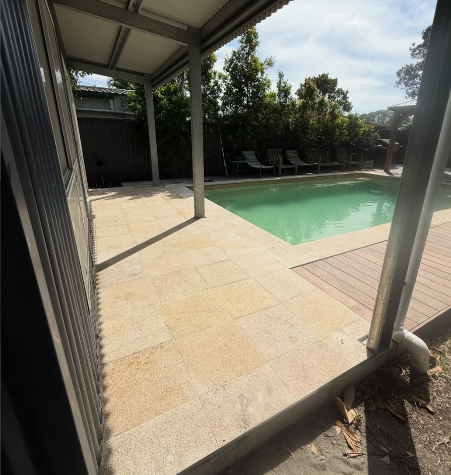 Poolside Travertine & Alfresco Surround