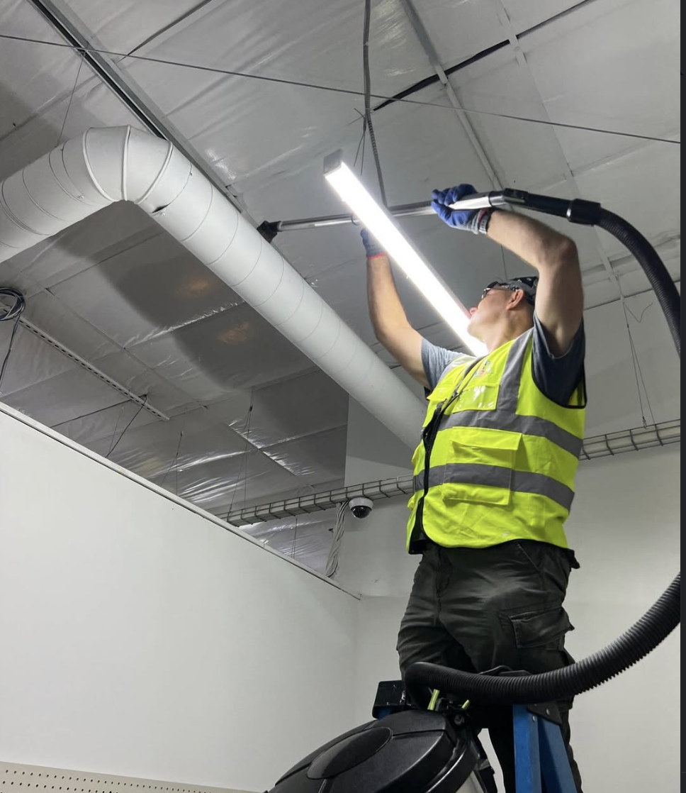Commercial Cleaning on site field execution
