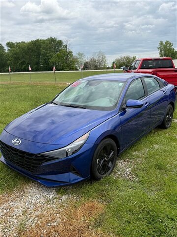 Hyundai Elantra sedan on the Feldman Auto Sales lot
