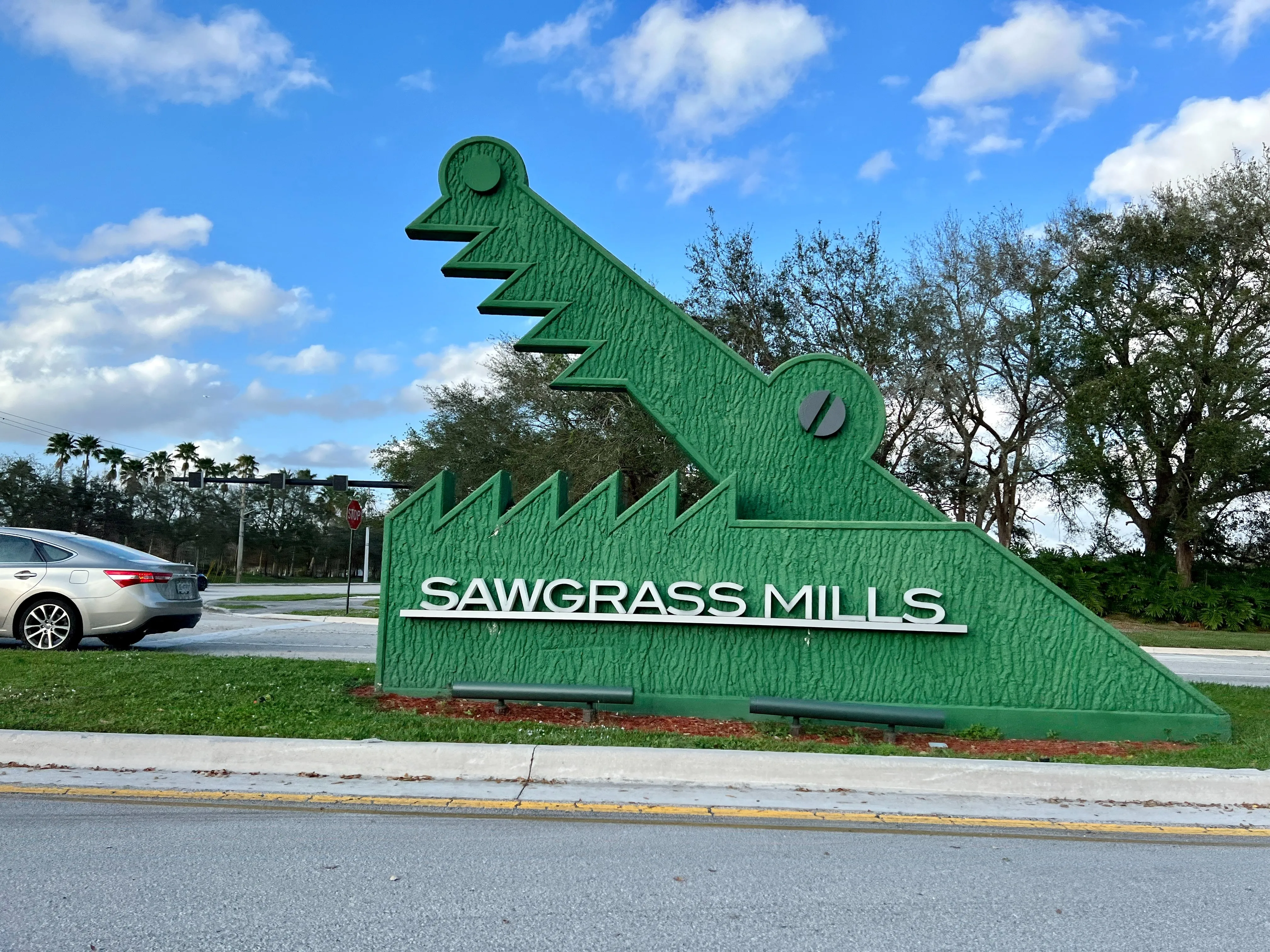 Sawgrass Mills entrance sign in Sunrise, Florida