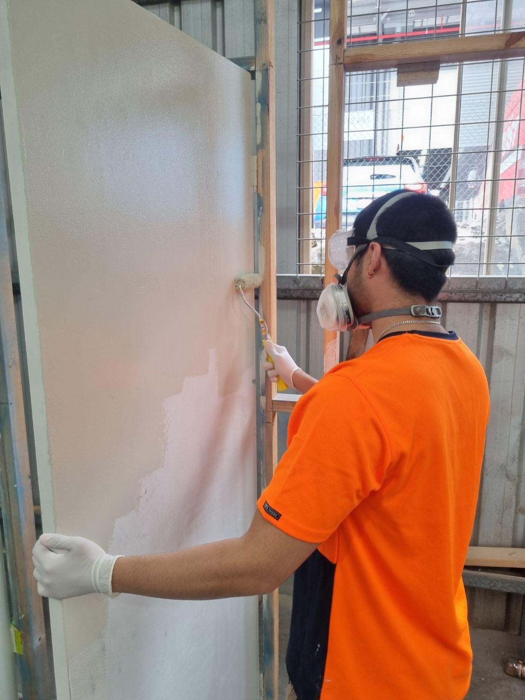Painting and decorating — rolling and finishing on site