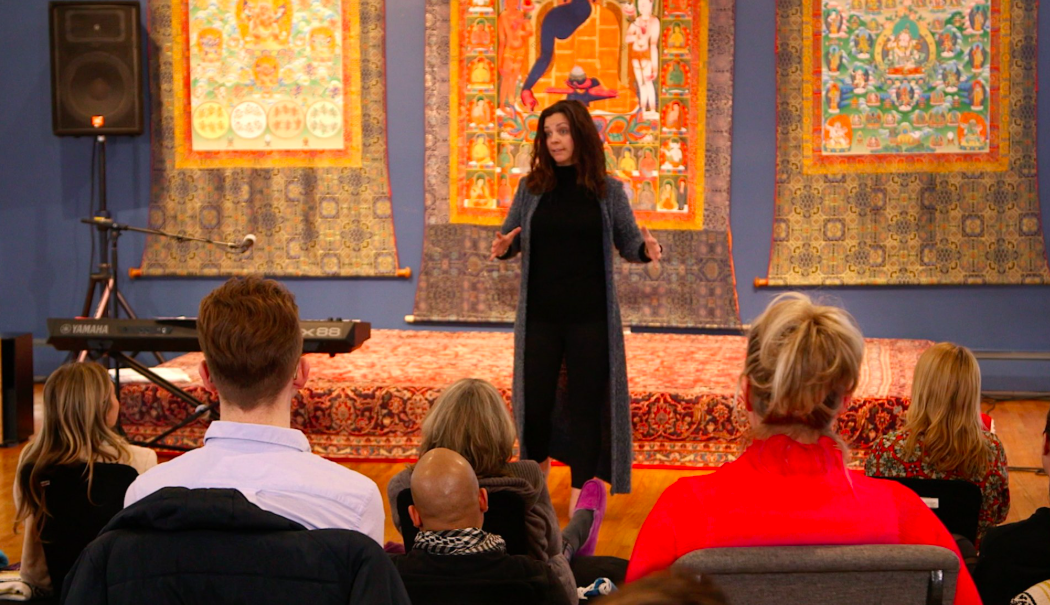 Colleen Aynn keynote speaking presentation backdrop