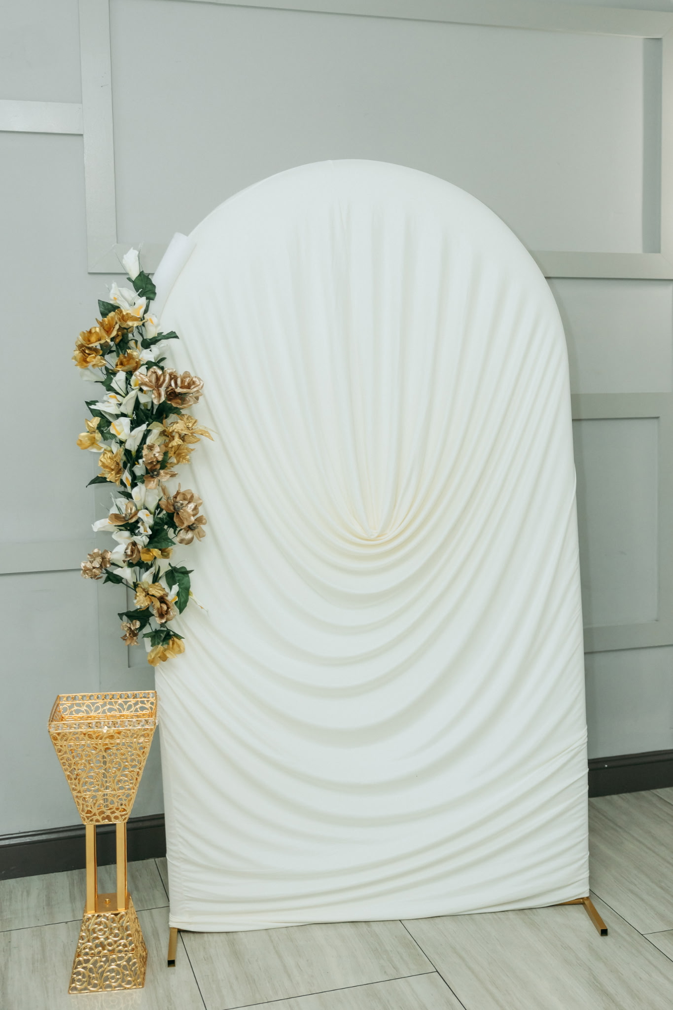 Signature Pleated Arch