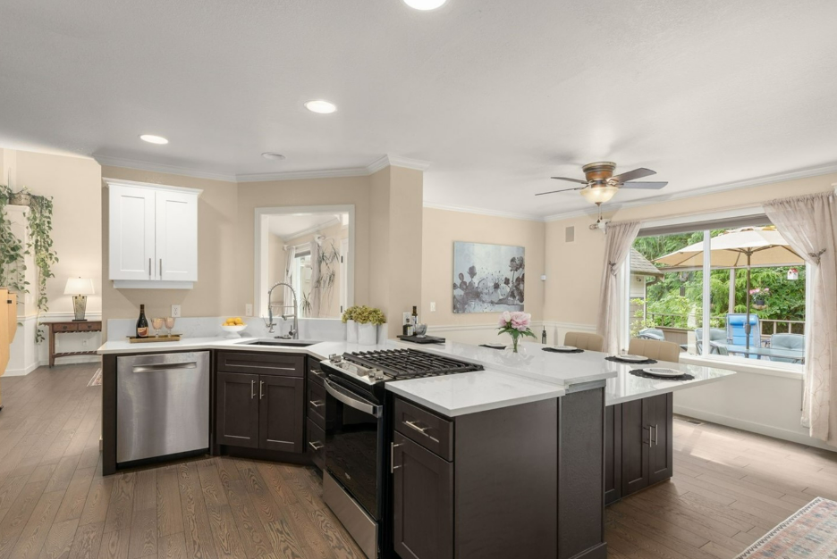 10202 7th Pl SE, Lake Stevens, WA 98258 — Photo 3: Custom kitchen island and dining area
