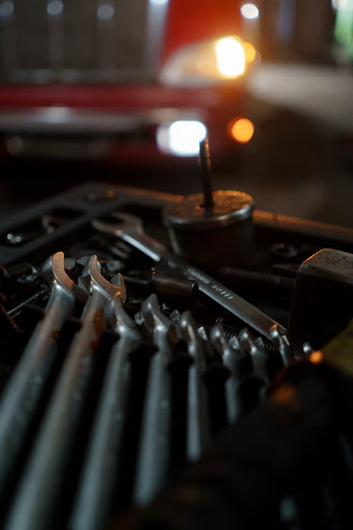 Solid Heavy Truck and Equipment Repair mobile heavy duty mechanic tools and truck