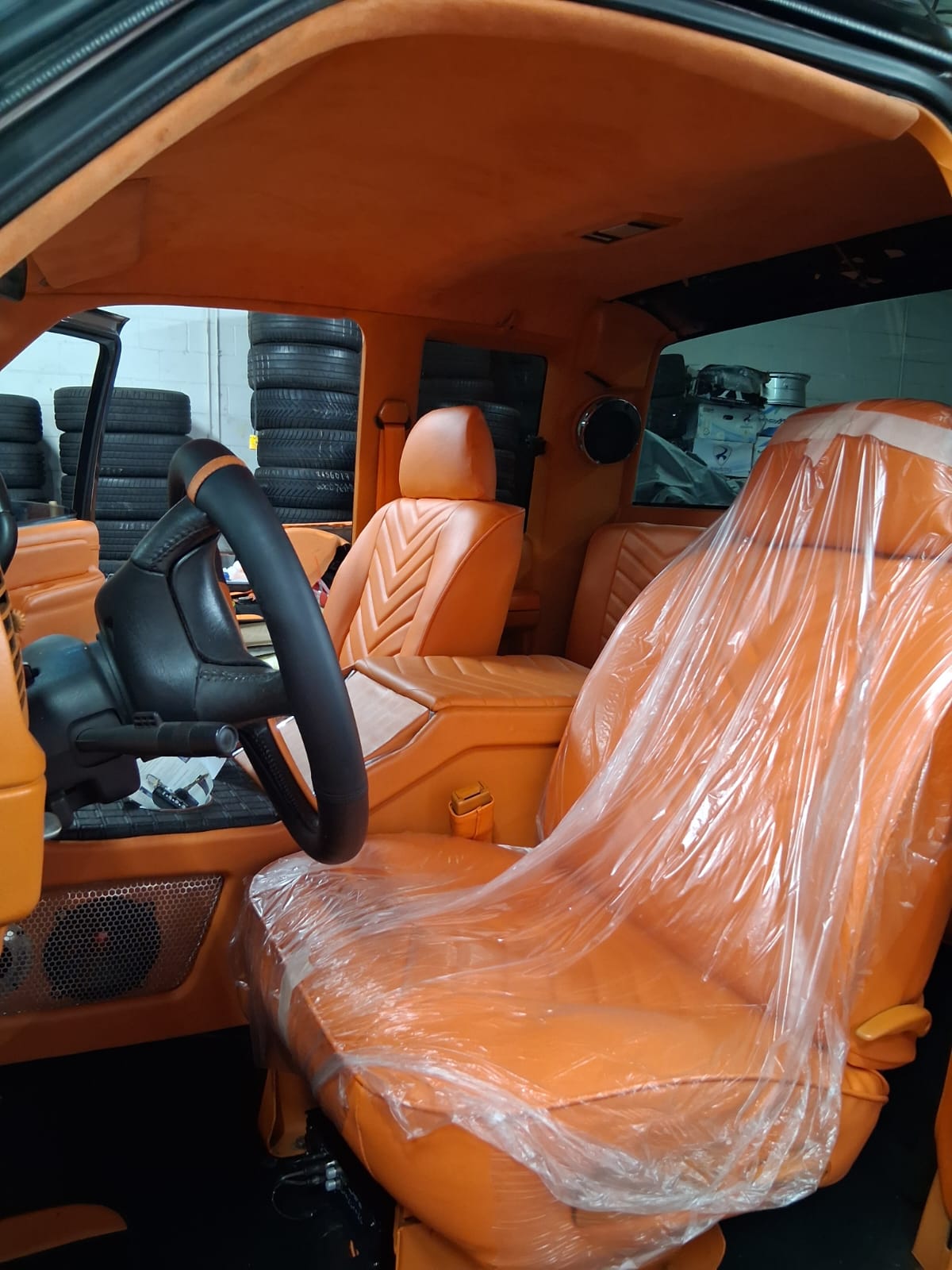 Custom interior leather upholstery craft by Tapicería Luis